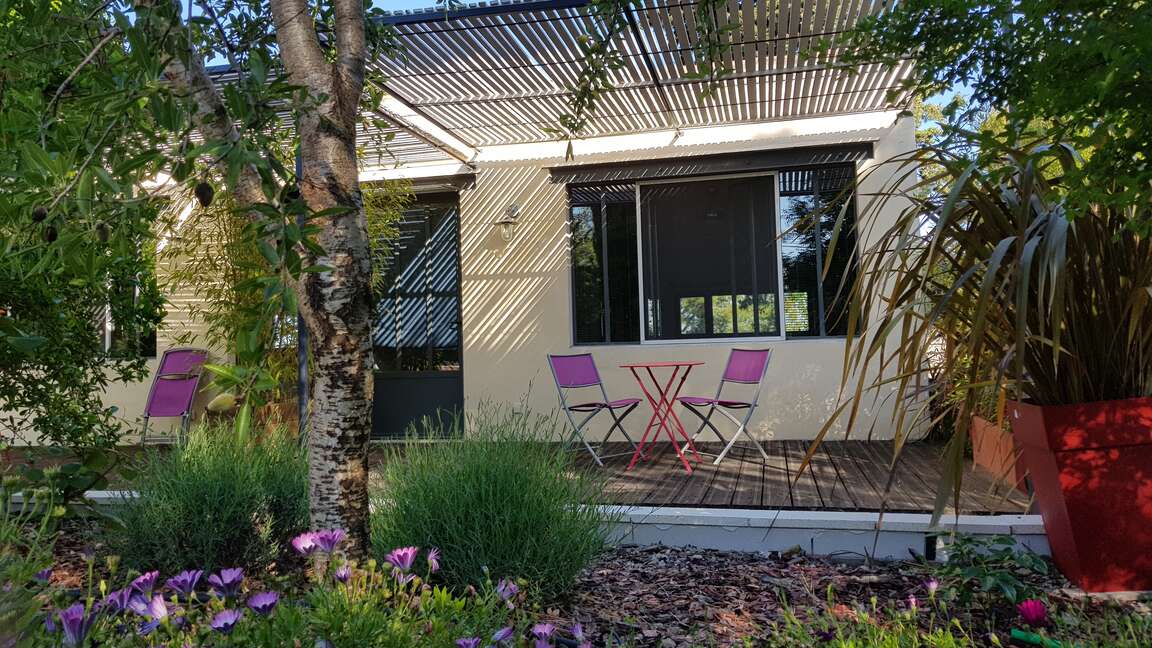 Chambre d'hôtes Arles - Terrasse privative vue sur la piscine